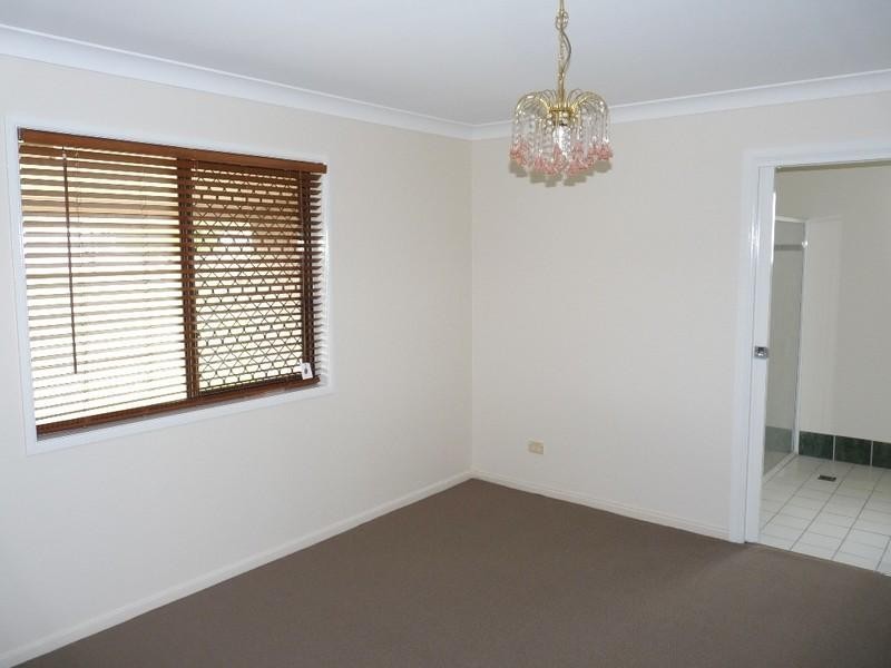 56 Rayner Road, Alton Downs QLD 4702