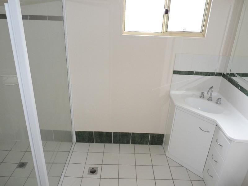 56 Rayner Road, Alton Downs QLD 4702