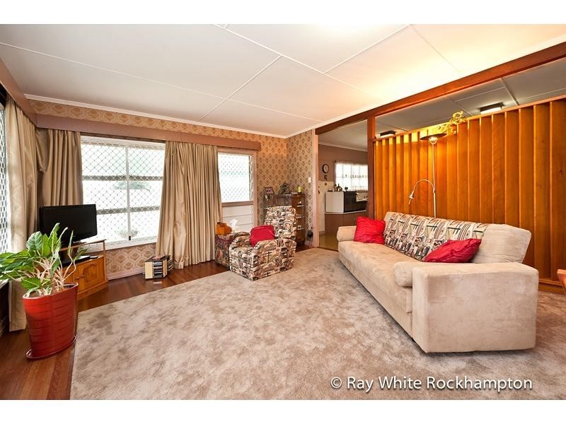 465 Crane Avenue, Kawana QLD 4701