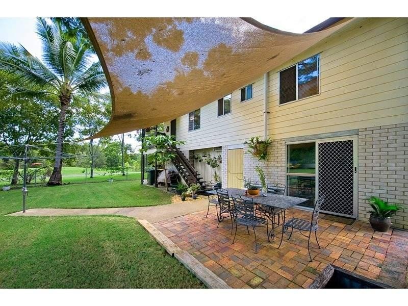 8 Charles Street, Berserker QLD 4701