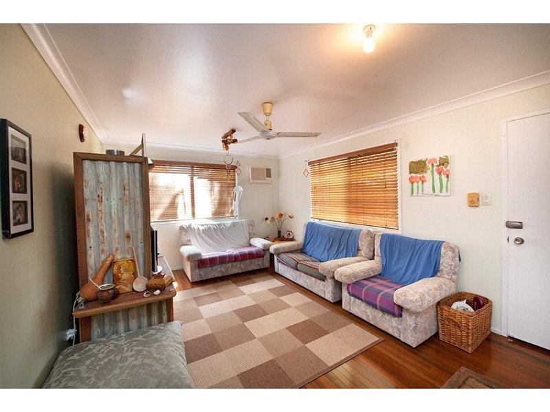 8 Charles Street, Berserker QLD 4701