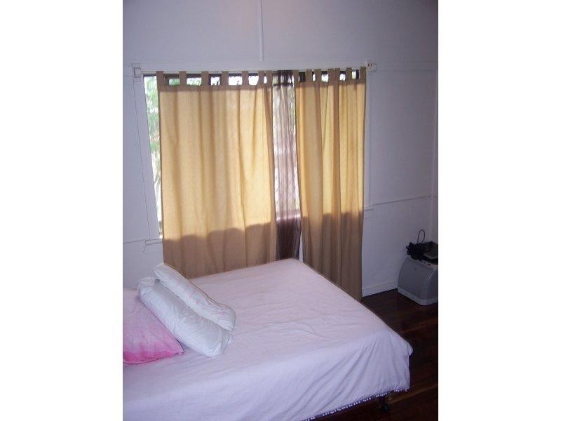 36 Tung Yeen Street, Park Avenue QLD 4701