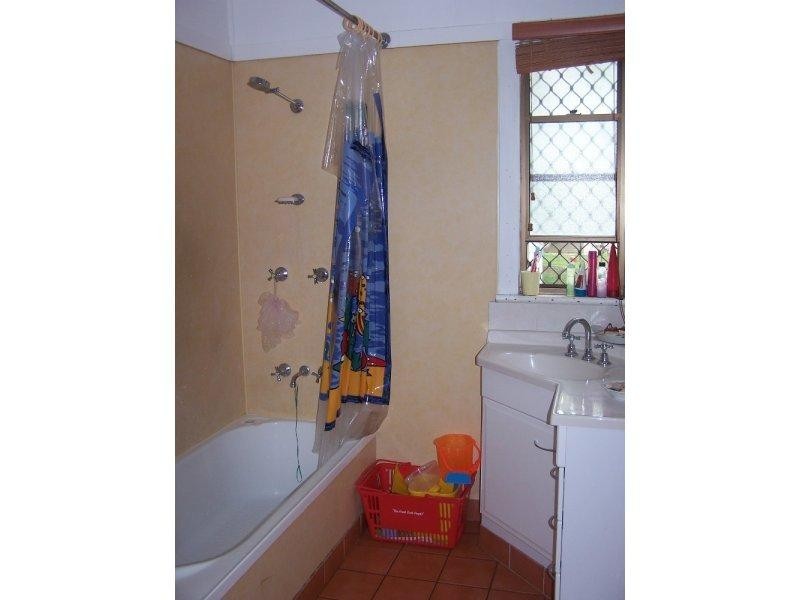 36 Tung Yeen Street, Park Avenue QLD 4701