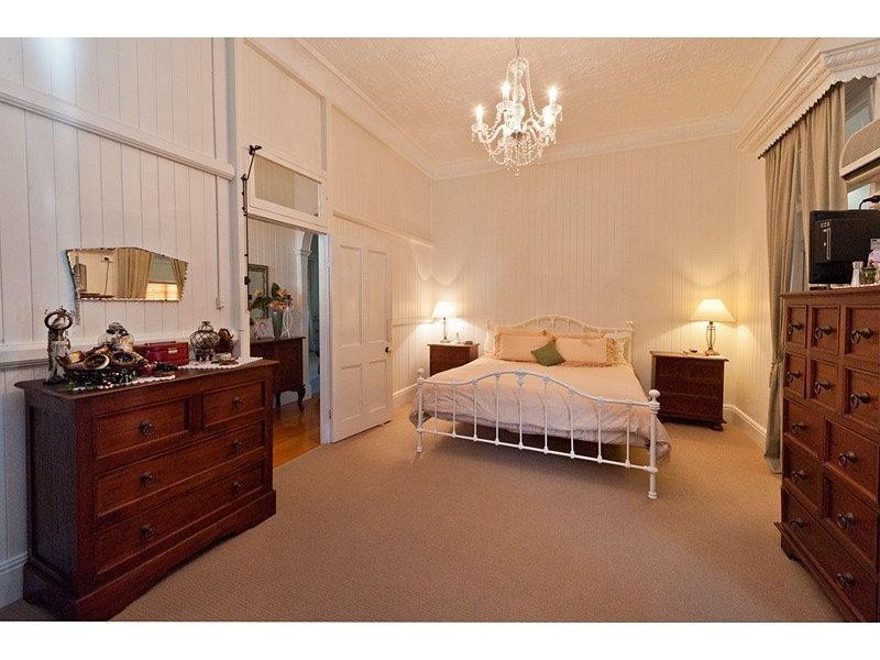 2 Wheatcroft Street, The Range QLD 4700