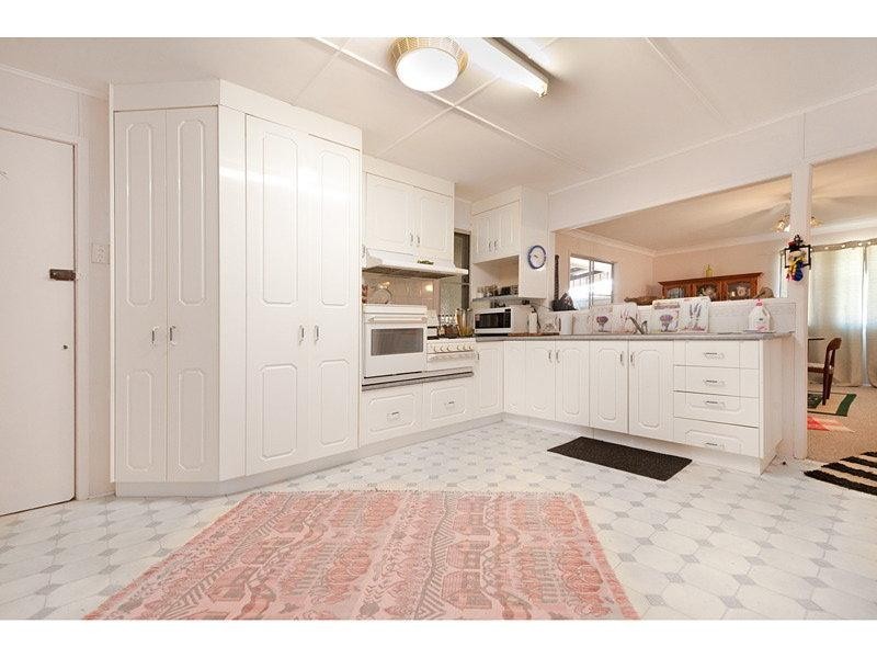 14 Bernard Street, Berserker QLD 4701