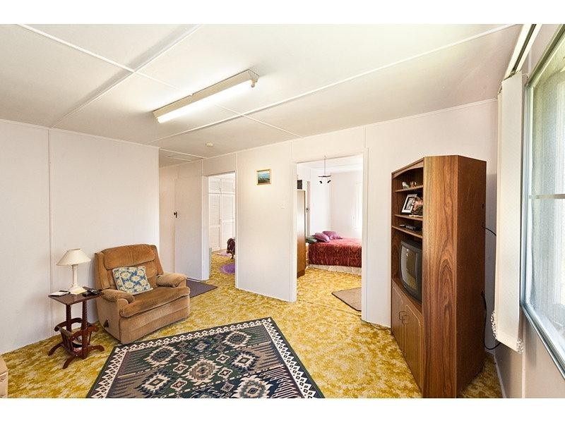 14 Bernard Street, Berserker QLD 4701