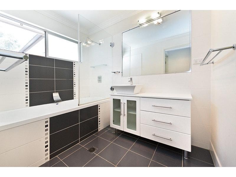 7 Bauhinia Terrace, The Range QLD 4700