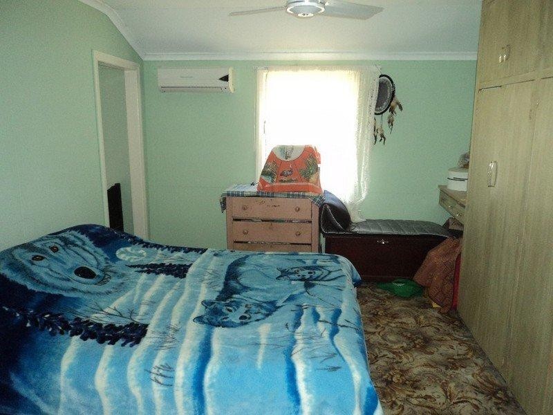 11 Francis Street, Depot Hill QLD 4700