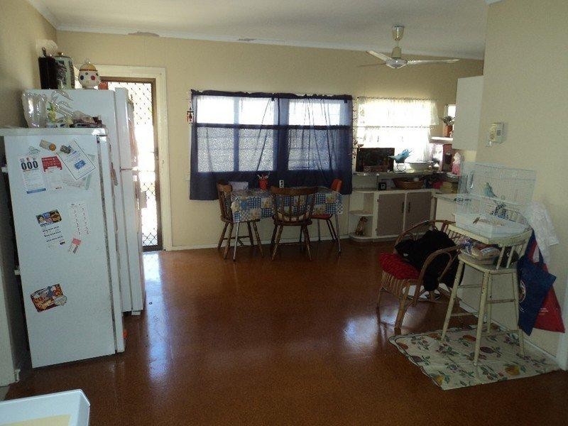 11 Francis Street, Depot Hill QLD 4700