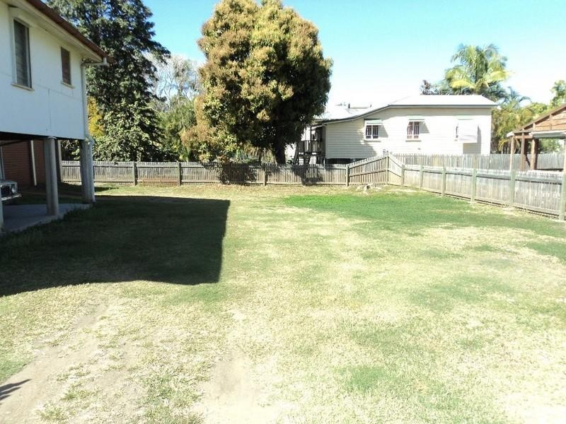 11 Francis Street, Depot Hill QLD 4700