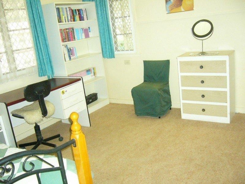 8 Wilmington Street, Kawana QLD 4701