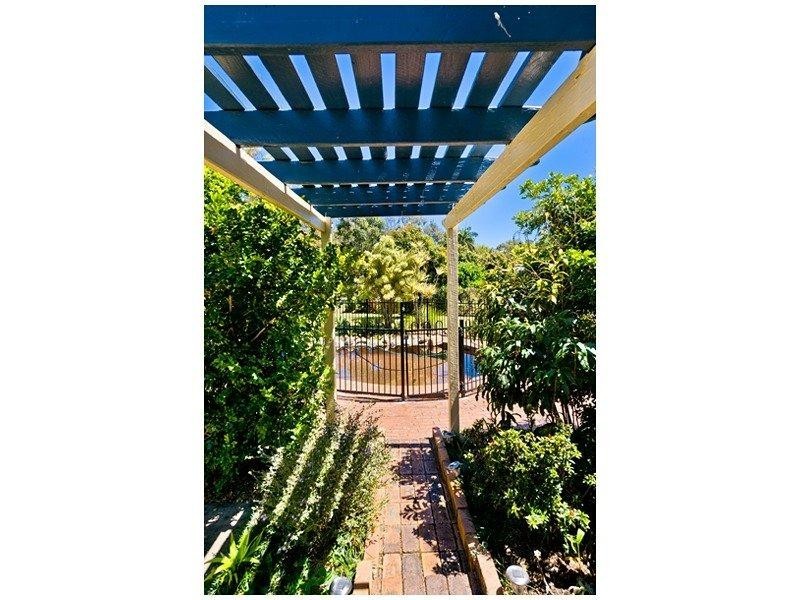 327 Irving Avenue, Frenchville QLD 4701