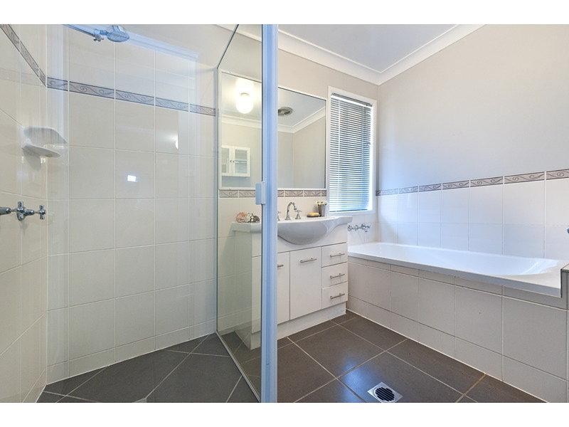 18 Ballard Street, Lakes Creek QLD 4701