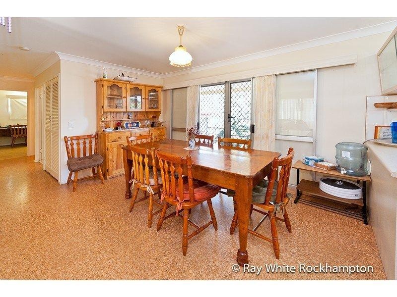 19 Cousins Street, The Range QLD 4700