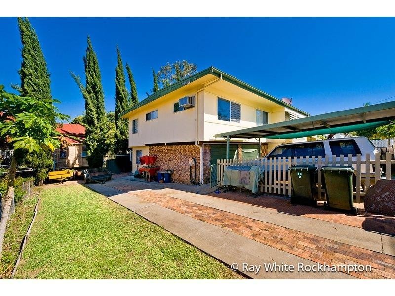 19 Cousins Street, The Range QLD 4700