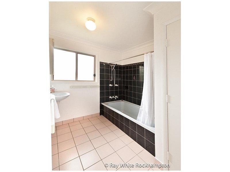 20 Face Street, Park Avenue QLD 4701