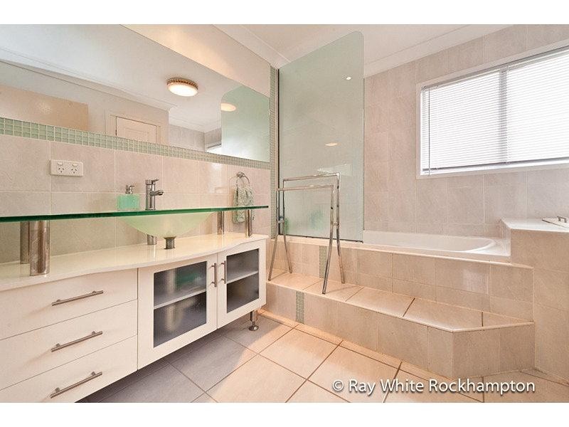 116 Sheehy Street, Park Avenue QLD 4701