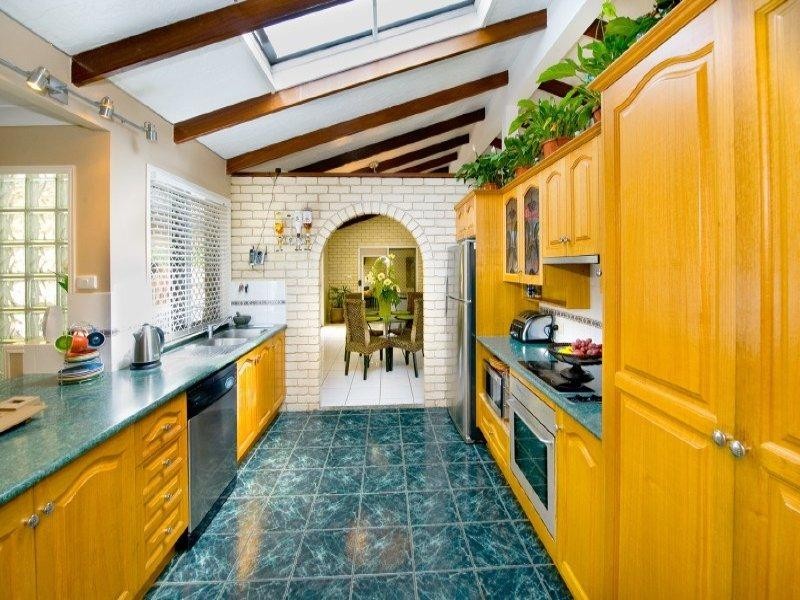 4 Whiteley Street, Frenchville QLD 4701