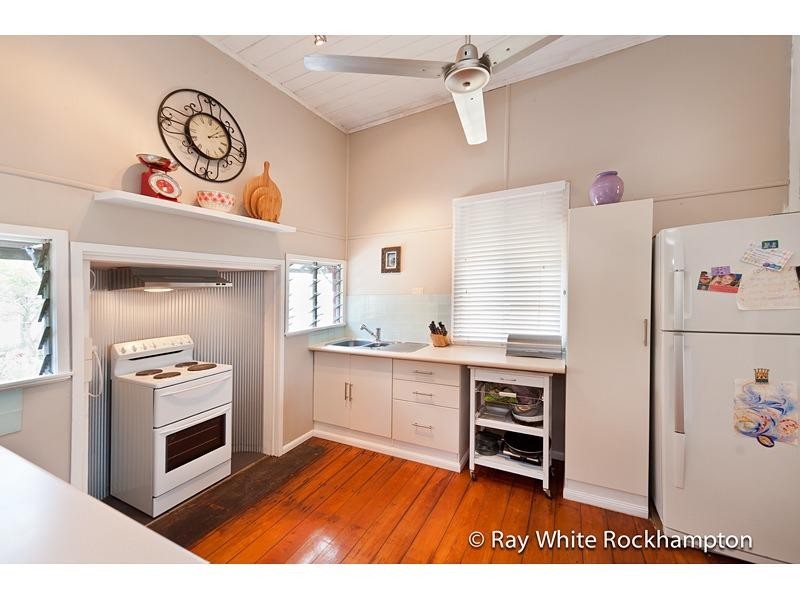 299 East Street, Depot Hill QLD 4700