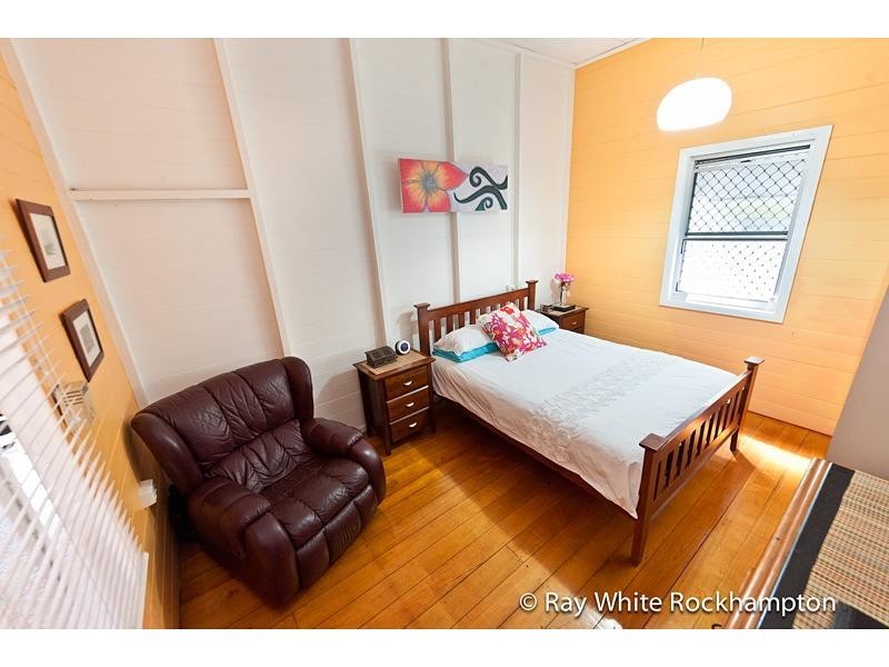 299 East Street, Depot Hill QLD 4700