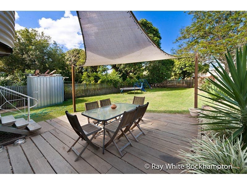 299 East Street, Depot Hill QLD 4700