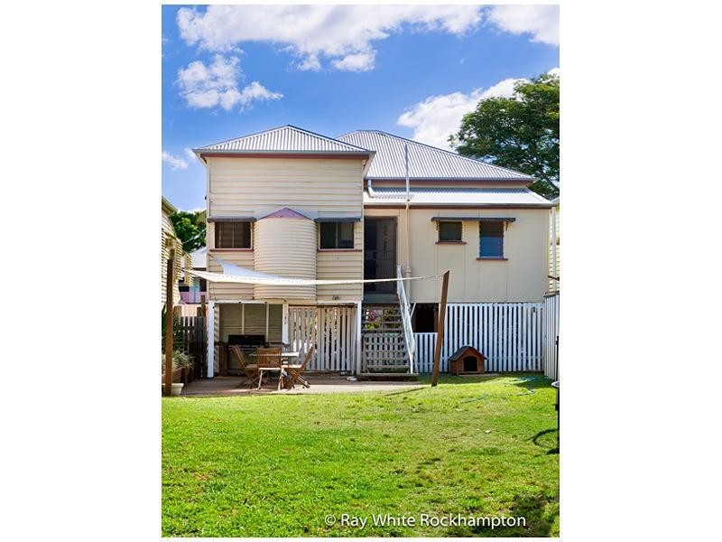 299 East Street, Depot Hill QLD 4700