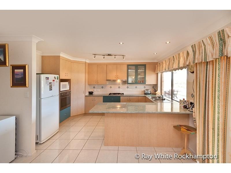 8 Trenwith Terrace, Rockyview QLD 4701