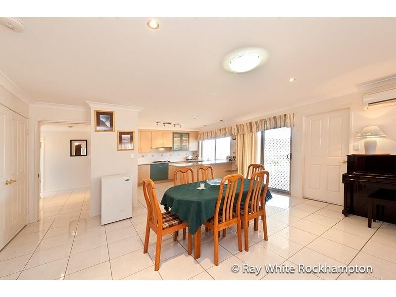 8 Trenwith Terrace, Rockyview QLD 4701