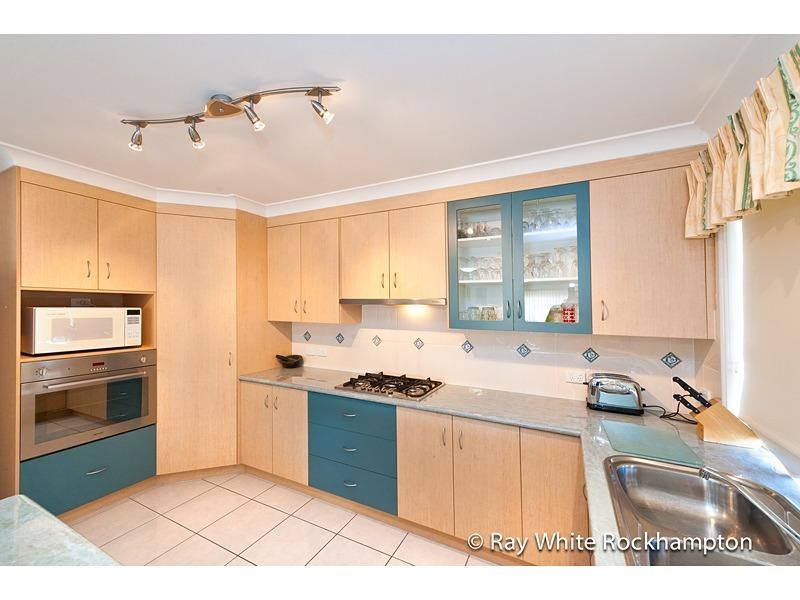 8 Trenwith Terrace, Rockyview QLD 4701