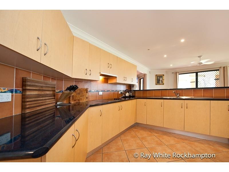 25 Samuel Crescent, Parkhurst QLD 4702