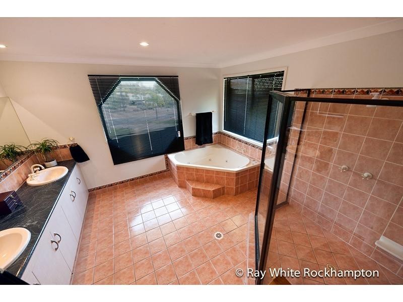 25 Samuel Crescent, Parkhurst QLD 4702