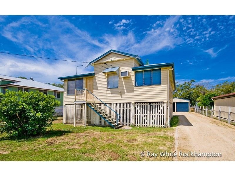 4 Farrell Street, Park Avenue QLD 4701