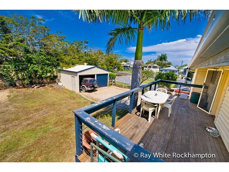 4 Farrell Street, Park Avenue QLD 4701