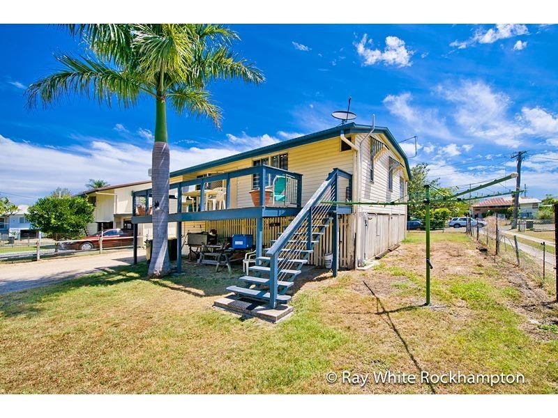 4 Farrell Street, Park Avenue QLD 4701