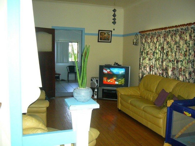 117 Lakes Creek Road, Berserker QLD 4701