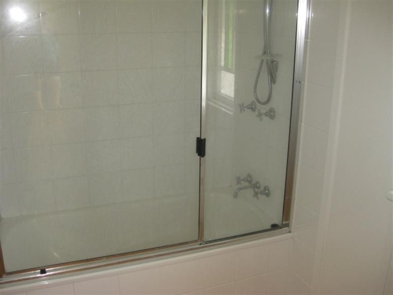 8 Dobbs Street, The Range QLD 4700