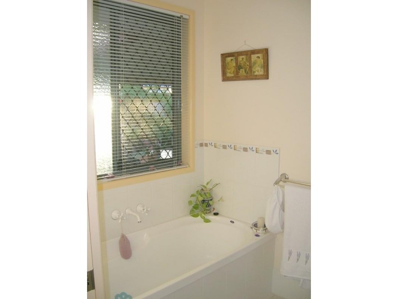 1 Gent Street, Park Avenue QLD 4701