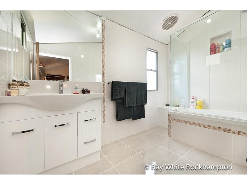 72 Haynes Street, Park Avenue QLD 4701