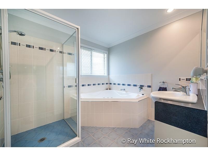 25 Mark Acton Close, Rockyview QLD 4701