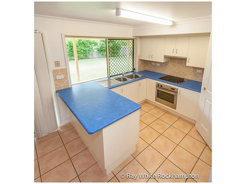8 Col Crescent, Parkhurst QLD 4702