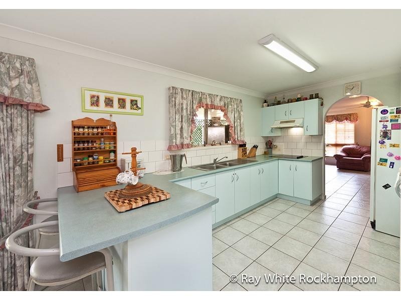 15 Carara Drive, Kawana QLD 4701