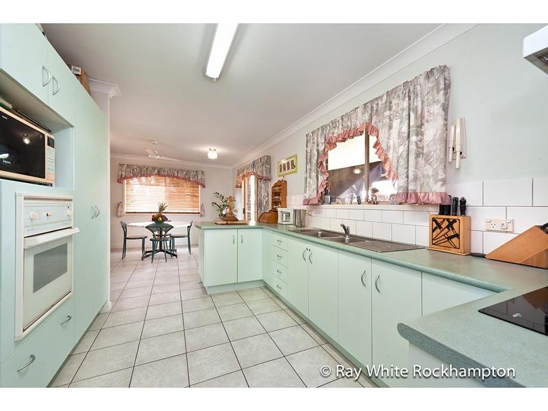 15 Carara Drive, Kawana QLD 4701