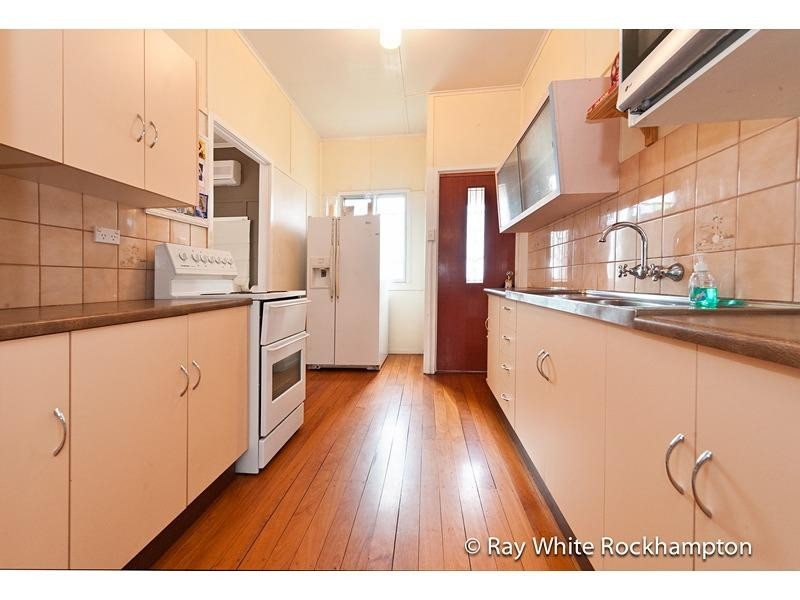 19 Meade Street, Wandal QLD 4700