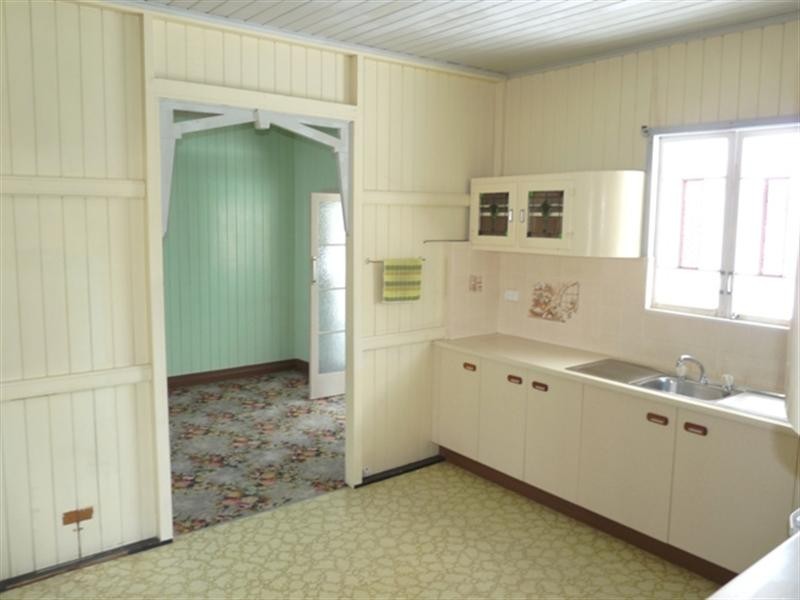 294 Pine Street, Berserker QLD 4701