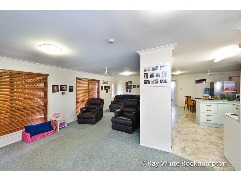 37 Locke Street, Kawana QLD 4701