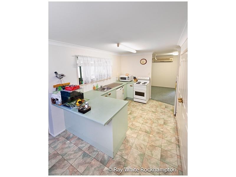 37 Locke Street, Kawana QLD 4701