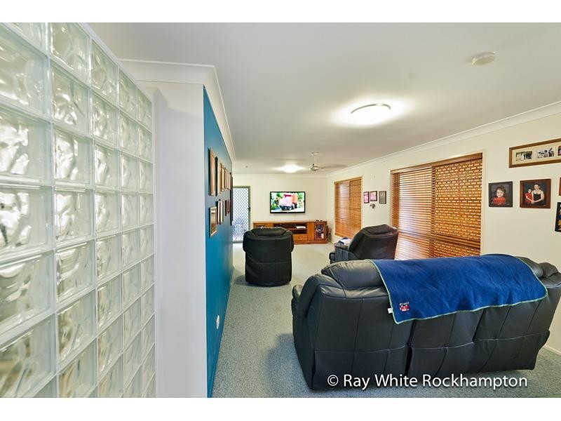 37 Locke Street, Kawana QLD 4701