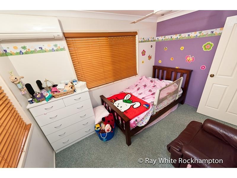 37 Locke Street, Kawana QLD 4701