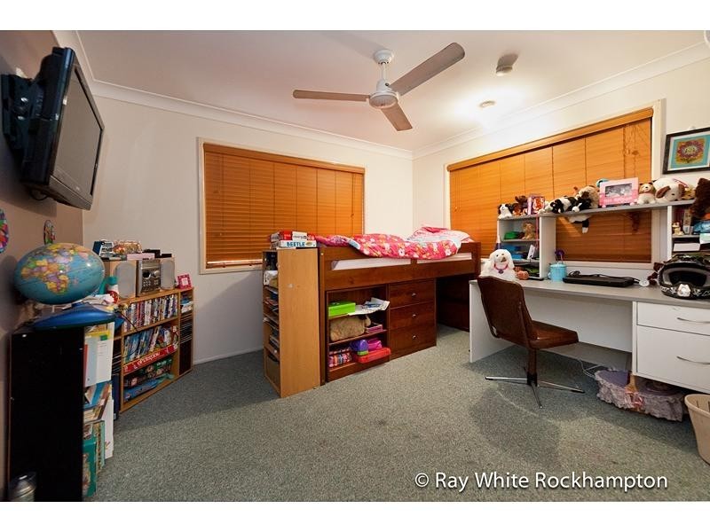 37 Locke Street, Kawana QLD 4701