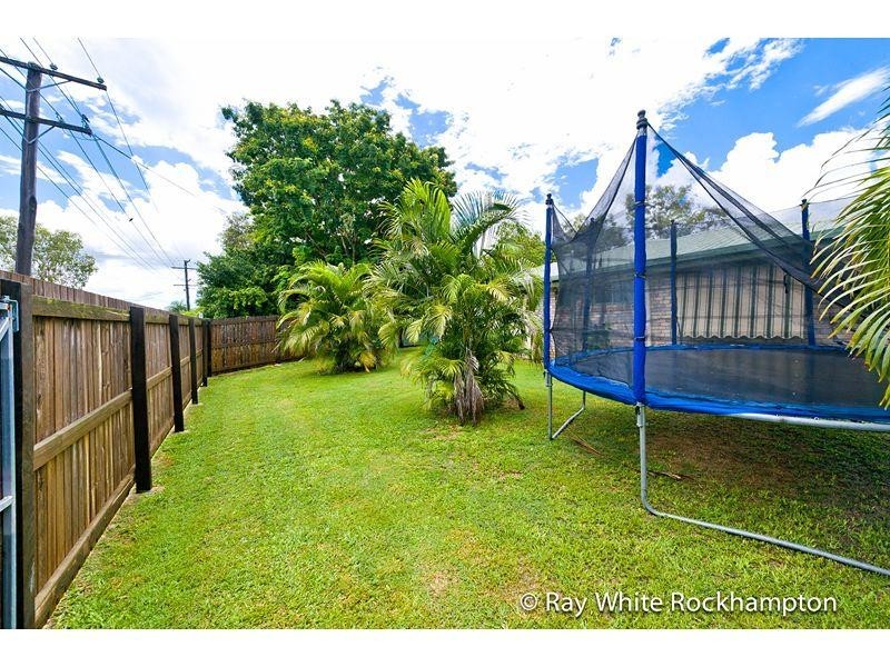 37 Locke Street, Kawana QLD 4701